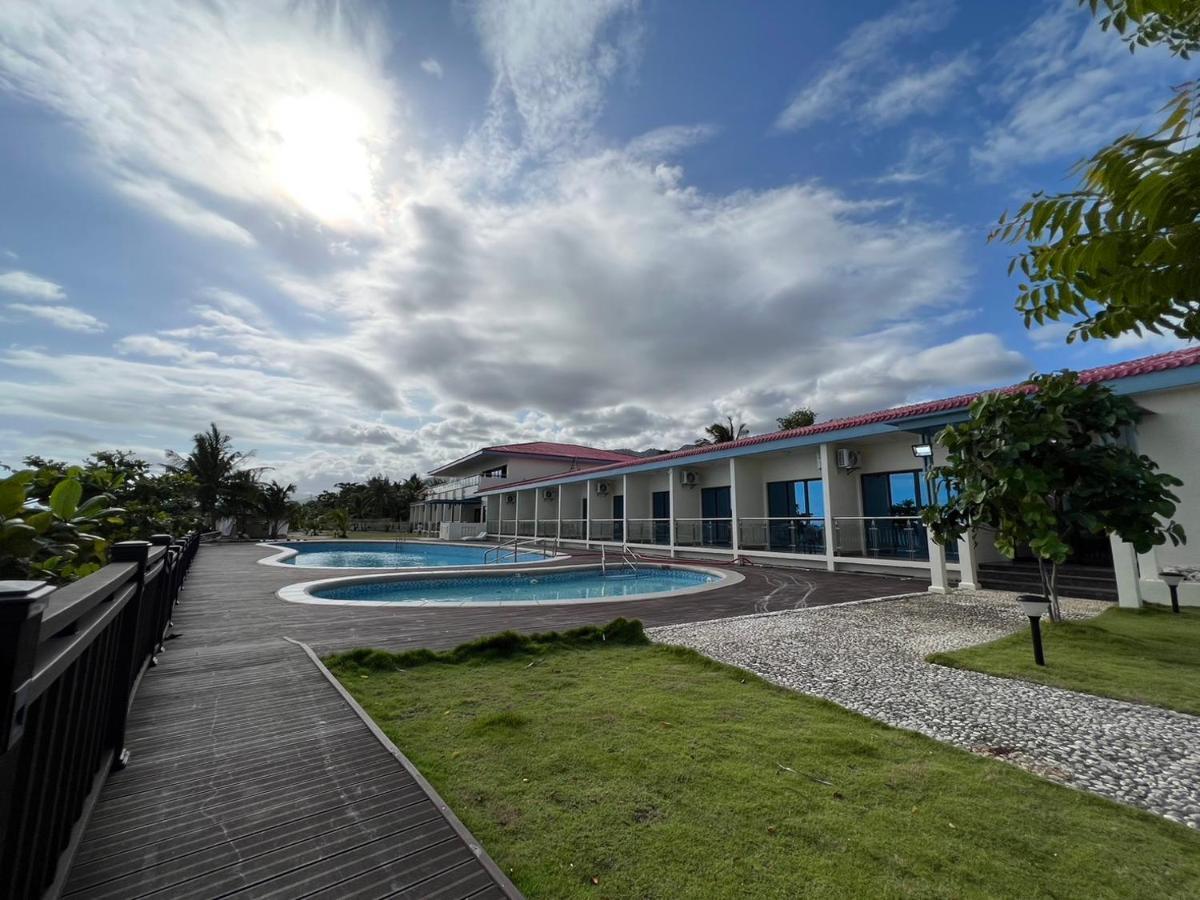 W Golf Resort Oslob Eksteriør bilde