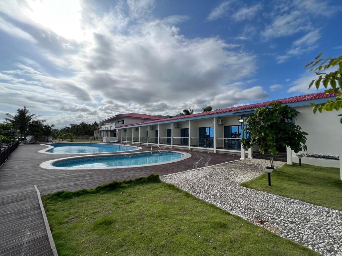 W Golf Resort Oslob Eksteriør bilde