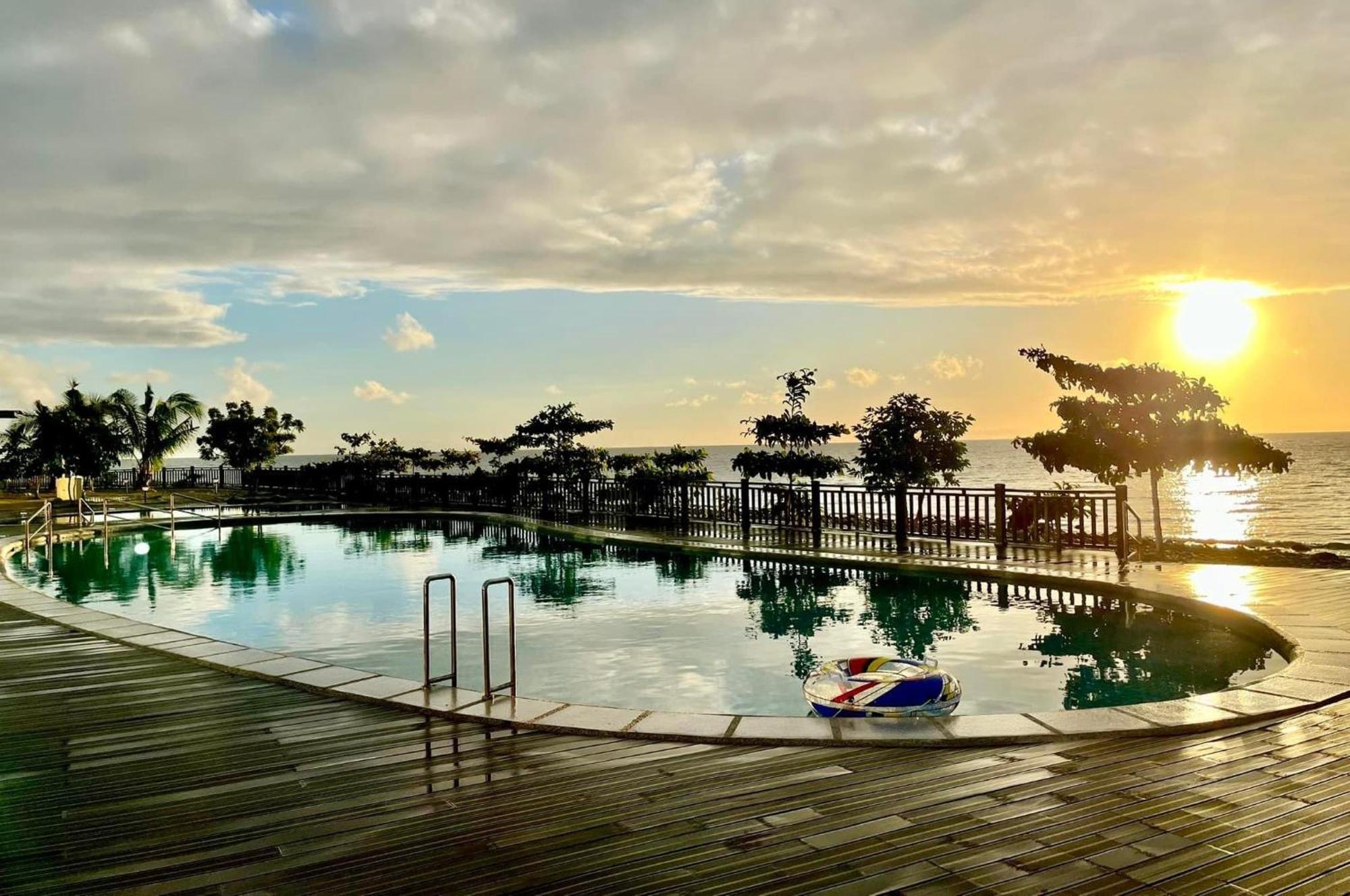 W Golf Resort Oslob Eksteriør bilde