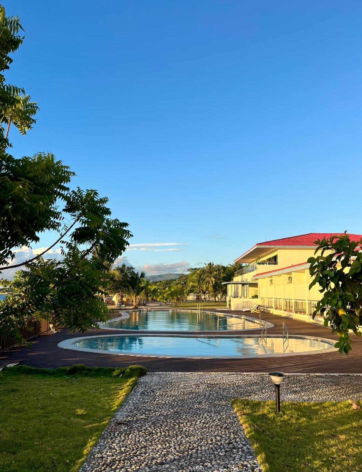 W Golf Resort Oslob Eksteriør bilde