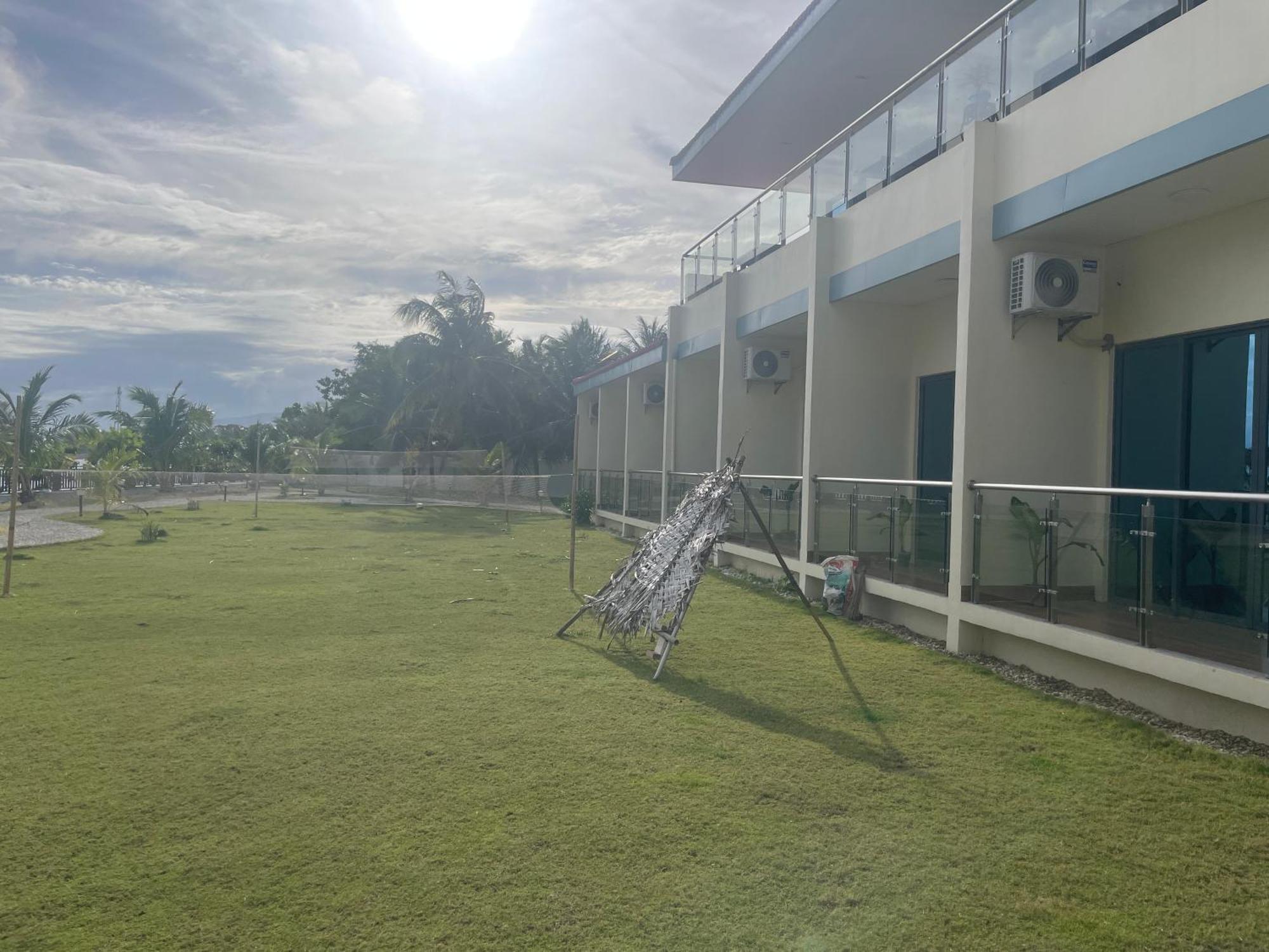 W Golf Resort Oslob Eksteriør bilde