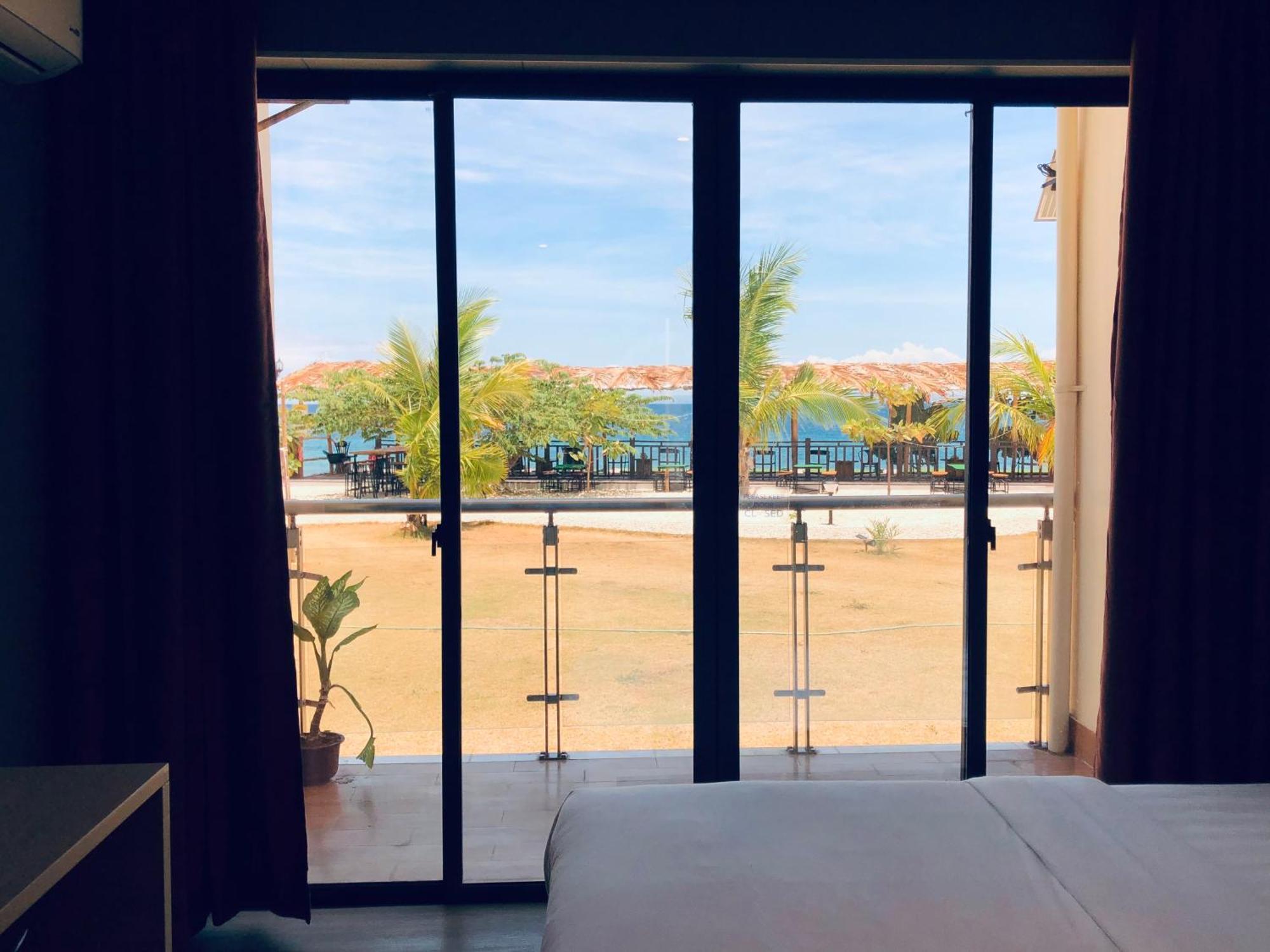W Golf Resort Oslob Eksteriør bilde