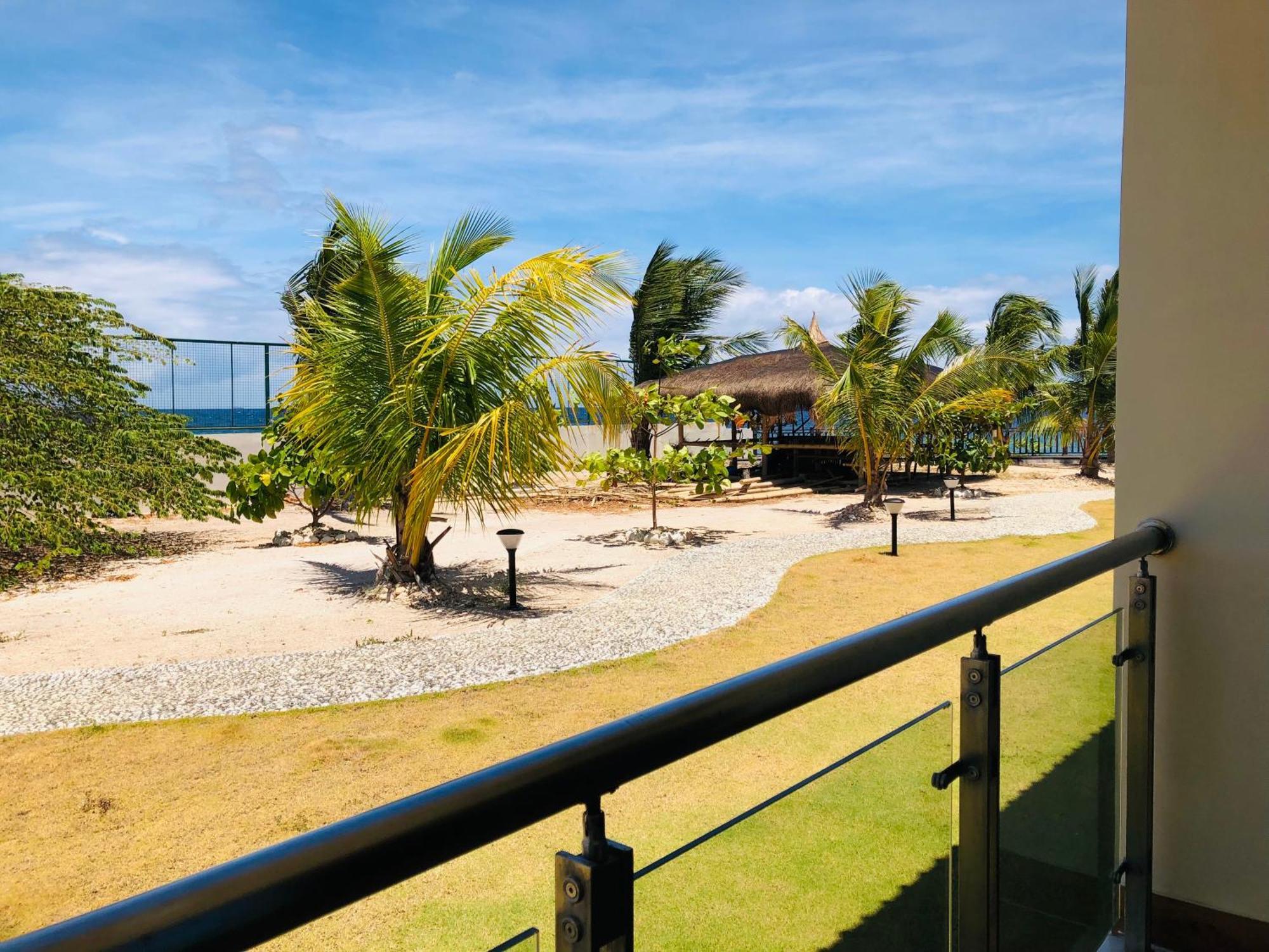 W Golf Resort Oslob Eksteriør bilde