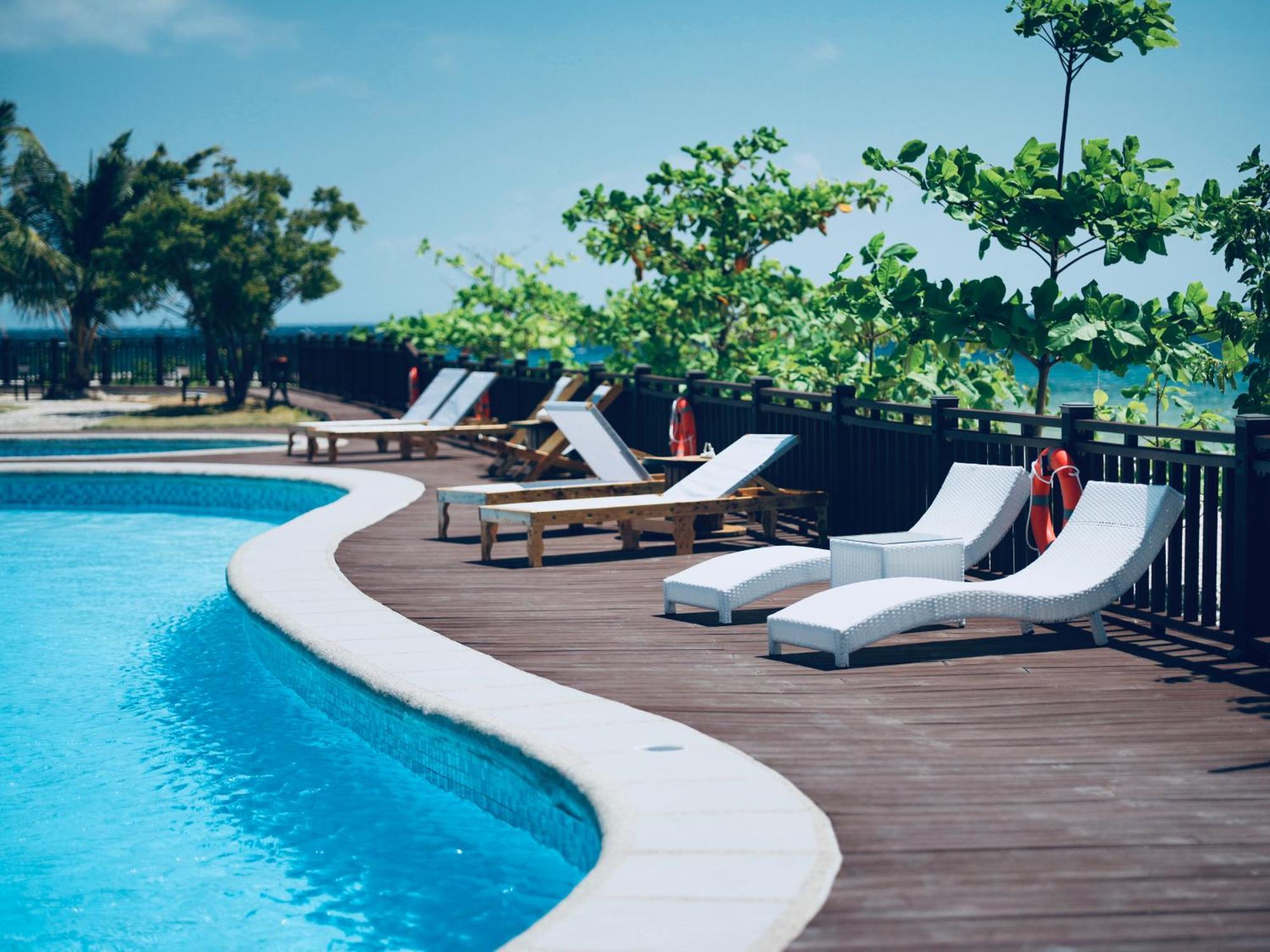 W Golf Resort Oslob Eksteriør bilde